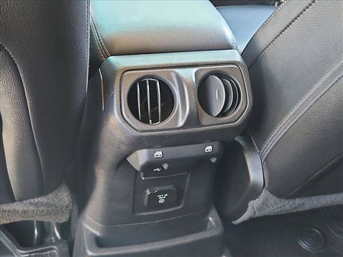 Used 2020 Jeep Wrangler Unlimited Sahara AWD/4WD image 17