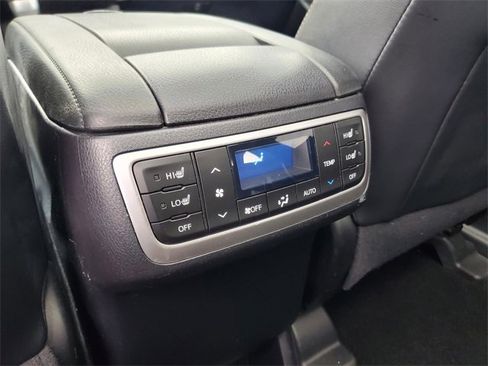 Used 2015 Toyota Highlander Limited Platinum image 34