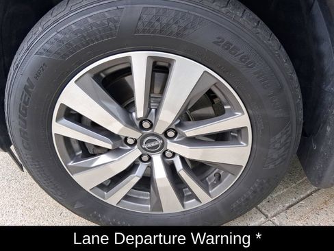 Used 2022 Nissan Pathfinder SL w/ Lighting Package (N92) AWD/4WD image 12