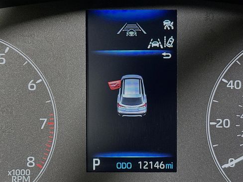 Used 2025 Toyota Corolla Cross L image 19