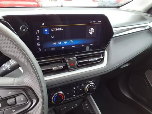 Used 2025 Chevrolet TrailBlazer LT image 12