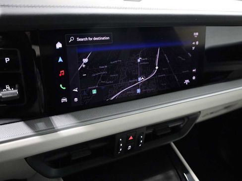 Certified 2025 Porsche Cayenne image 31