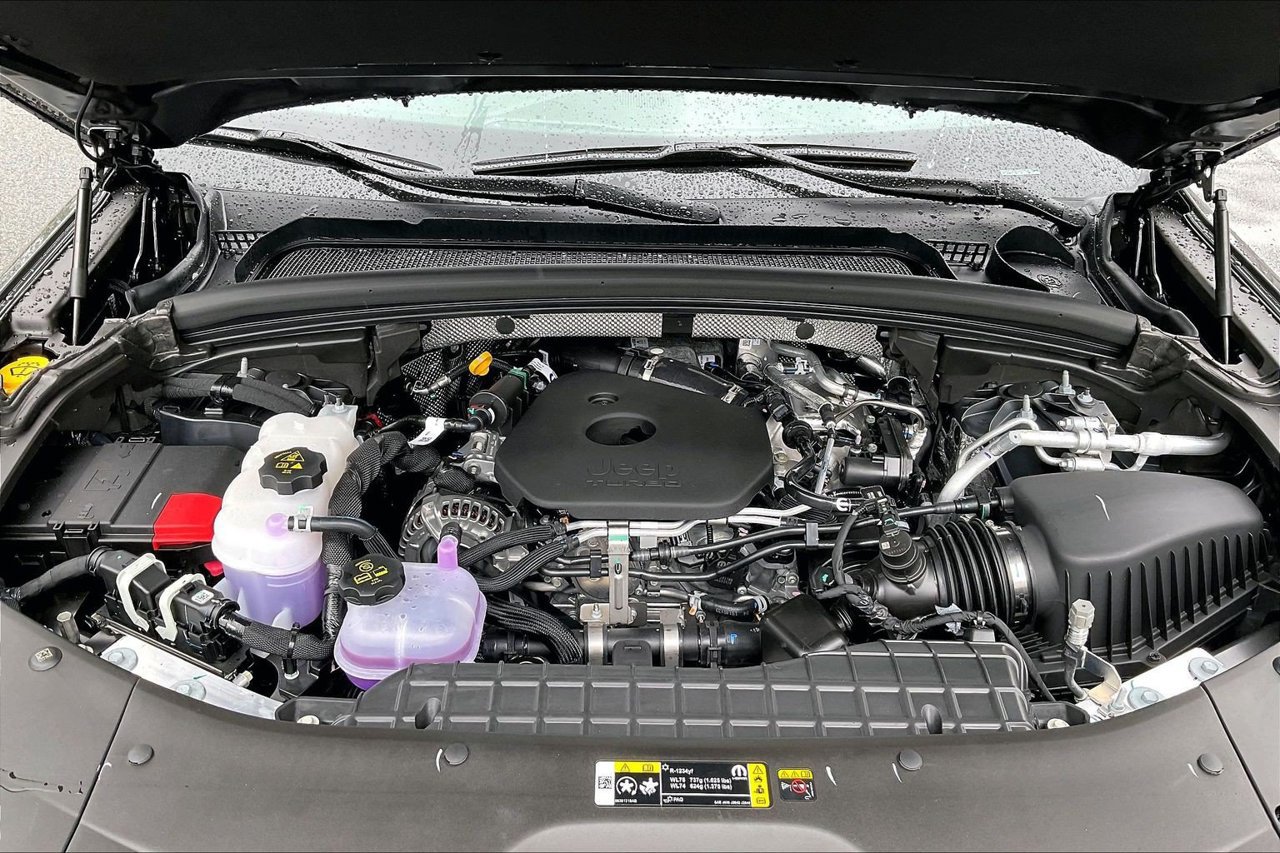 New 2026 Jeep Grand Cherokee Altitude RWD image 34