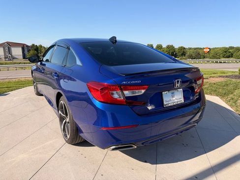 Used 2022 Honda Accord Sport image 3