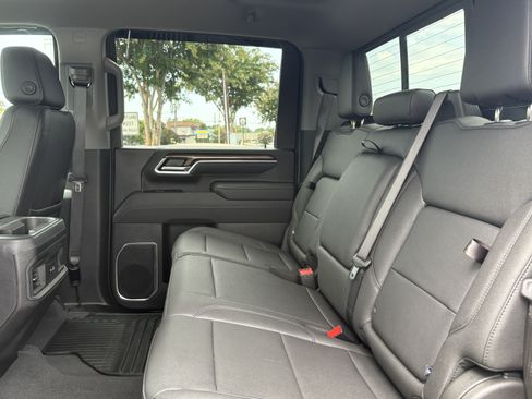 Used 2025 Chevrolet Silverado 2500 LT w/ Trail Boss Package AWD/4WD image 10