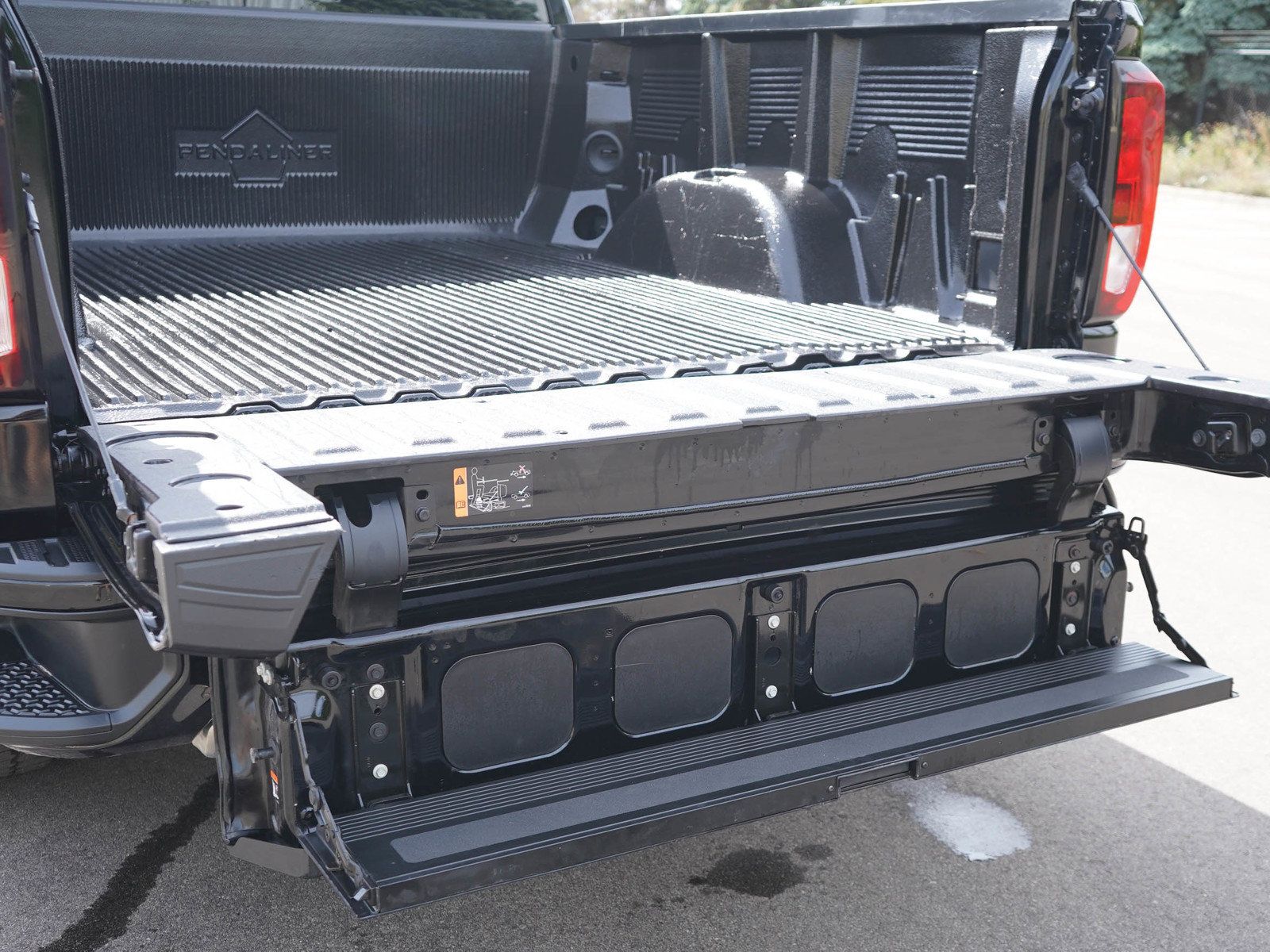 Used 2021 GMC Sierra 1500 Elevation w/ X31 Off-Road Package AWD/4WD image 17