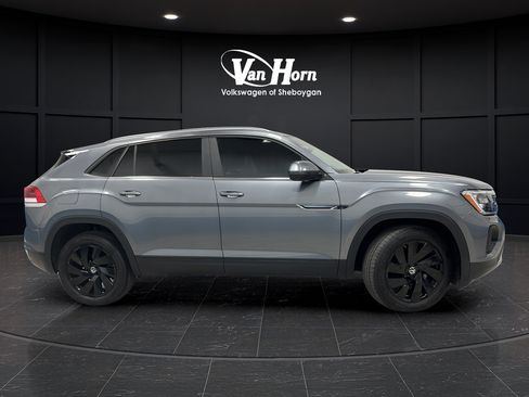 Used 2024 Volkswagen Atlas Cross Sport SE w/ Black Wheel Package AWD/4WD image 7