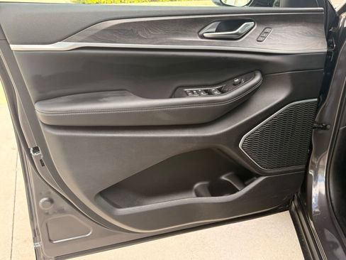 New 2026 Jeep Grand Cherokee L Limited image 29