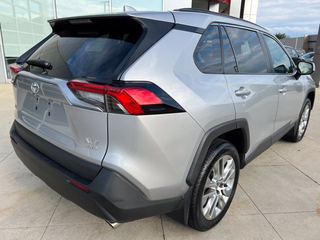 Used 2021 Toyota RAV4 XLE Premium AWD/4WD image 7