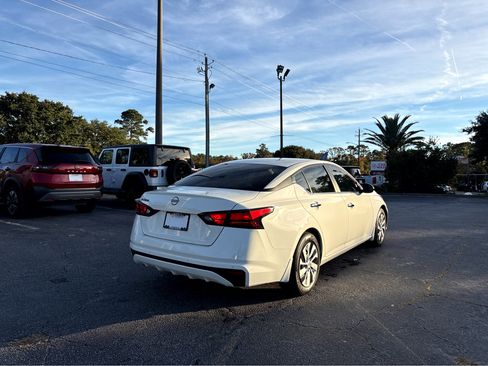 Used 2024 Nissan Altima 2.5 S image 26