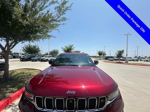 Used 2023 Jeep Grand Cherokee Overland w/ Adv Protech Group III AWD/4WD image 9