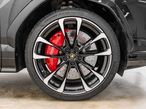 Used 2024 Lamborghini Urus S AWD/4WD image 9