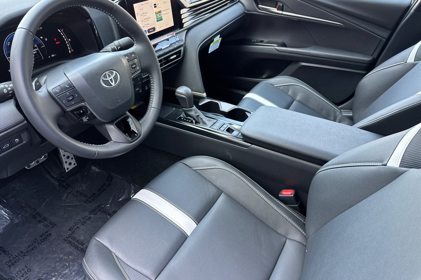 Used 2026 Toyota Camry SE w/ Convenience Package FWD image 12