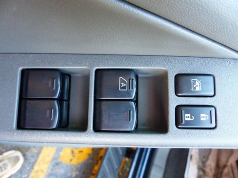 Used 2019 Nissan Frontier SL image 21