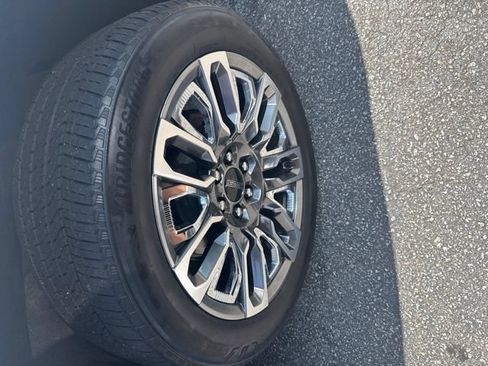 Certified 2024 GMC Yukon XL Denali Ultimate AWD/4WD image 12