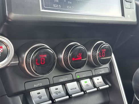 Used 2025 Toyota GR86 RWD image 32