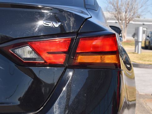 Used 2021 Nissan Altima 2.5 SV image 8