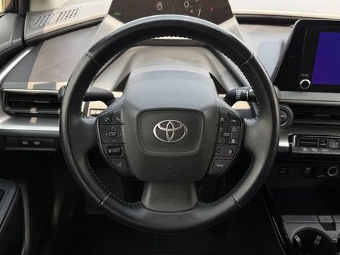Used 2024 Toyota Prius LE FWD image 11