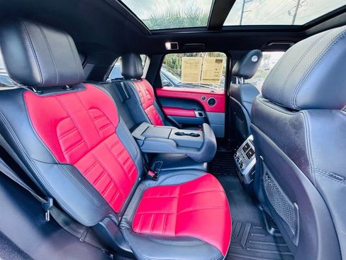 Used 2017 Land Rover Range Rover Sport HSE Dynamic image 16