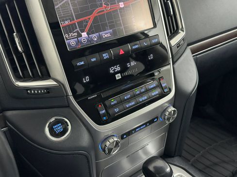 Used 2018 Toyota Land Cruiser AWD/4WD image 27