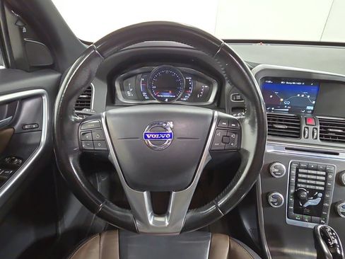 Used 2016 Volvo XC60 T5 Premier w/ Proximity Package FWD image 14