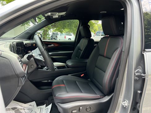 New 2026 Chevrolet Traverse RS FWD image 16