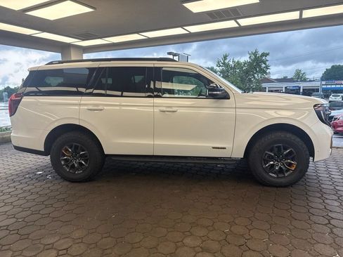 Used 2025 Ford Expedition Tremor AWD/4WD image 5