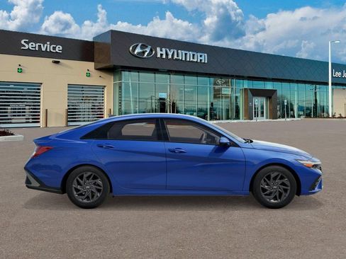 Used 2026 Hyundai Elantra Hybrid FWD image 7