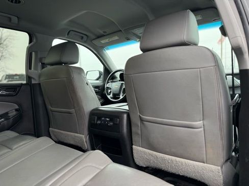 Used 2018 Chevrolet Suburban LT image 20