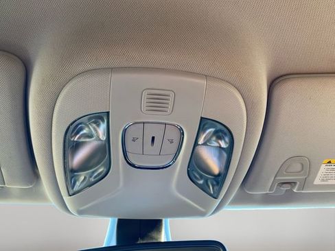 Used 2018 Jeep Compass Latitude w/ Cold Weather Group image 28