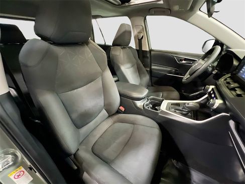 Used 2019 Toyota RAV4 XLE image 27