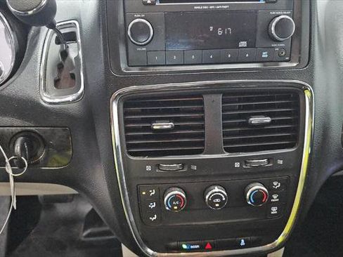 Used 2015 RAM C/V Tradesman FWD image 17
