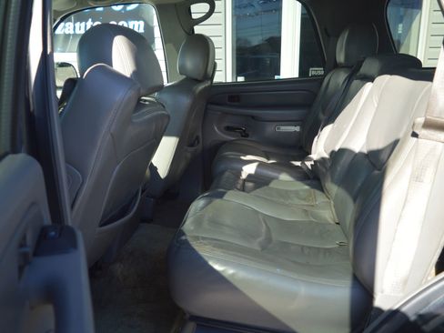 Used 2003 GMC Yukon Denali image 13