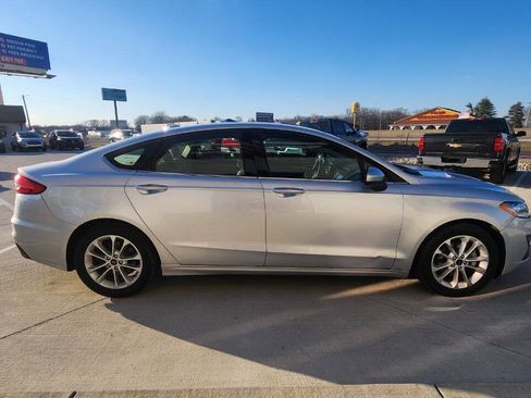 Used 2019 Ford Fusion SE FWD image 7