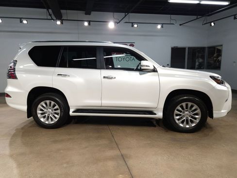 Used 2023 Lexus GX 460 Premium w/ Premium Package AWD/4WD image 8