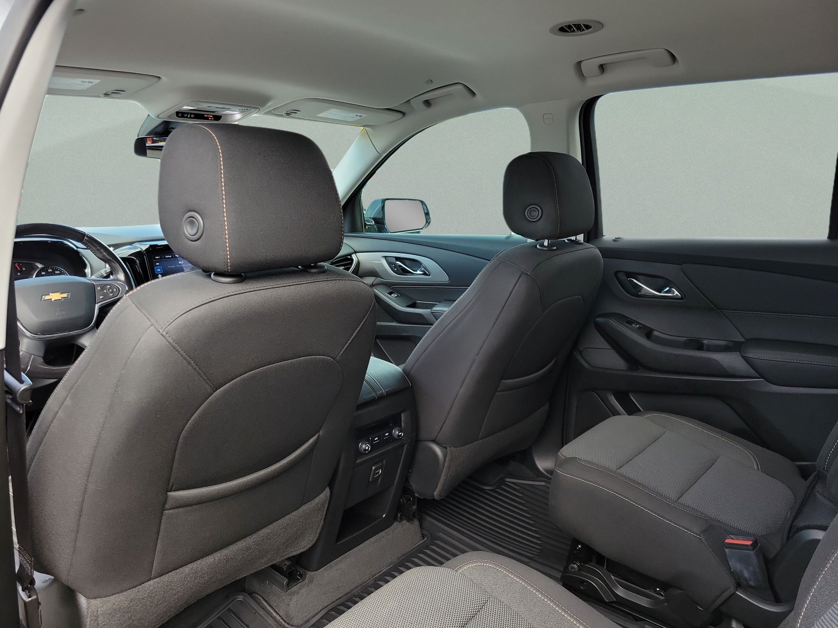 Used 2020 Chevrolet Traverse LT FWD image 14