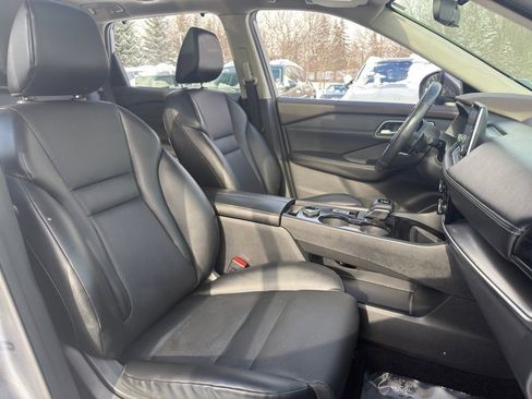 Used 2021 Nissan Rogue SV w/ Premium Package image 32