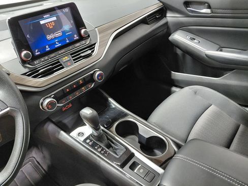 Used 2024 Nissan Altima 2.5 SV AWD/4WD image 27