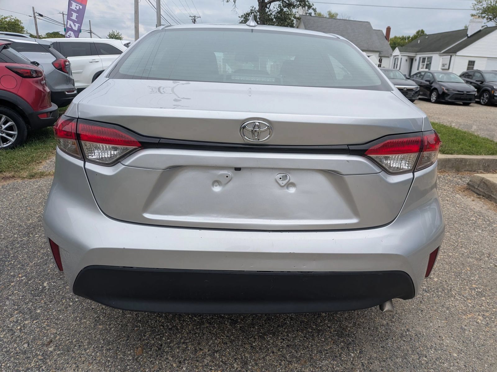 Used 2023 Toyota Corolla LE FWD image 4