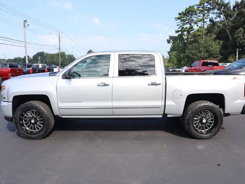 Used 2017 Chevrolet Silverado 1500 LTZ Z71 w/ LTZ Plus Package AWD/4WD image 6