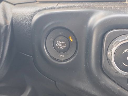Used 2021 Jeep Gladiator Sport AWD/4WD image 30