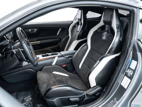 Used 2021 Ford Mustang Shelby GT500 w/ Technology Package RWD image 21