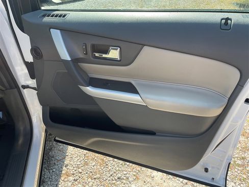 Used 2013 Ford Edge SEL image 25