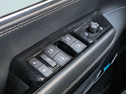 Used 2023 Jeep Grand Wagoneer 4WD w/ Convenience Group III image 30