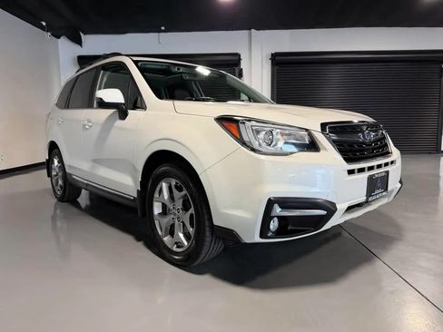 Used 2018 Subaru Forester 2.5i Touring w/ Popular Package #2 AWD/4WD image 3