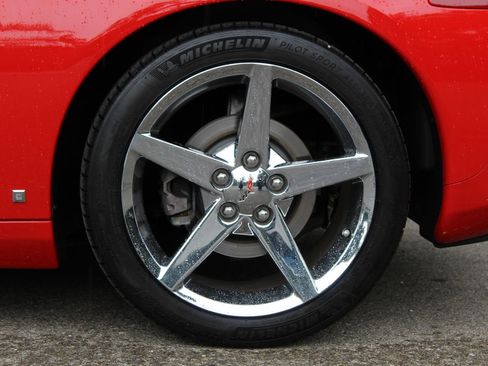 Used 2007 Chevrolet Corvette Coupe w/ Preferred Equipment Group RWD image 26