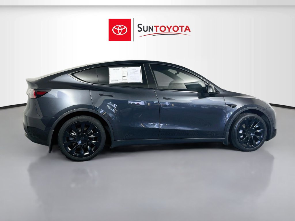 Used 2024 Tesla Model Y Long Range AWD/4WD image 2