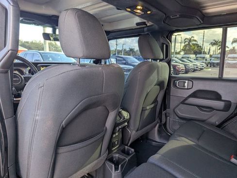 Certified 2020 Jeep Wrangler Unlimited Sahara image 19