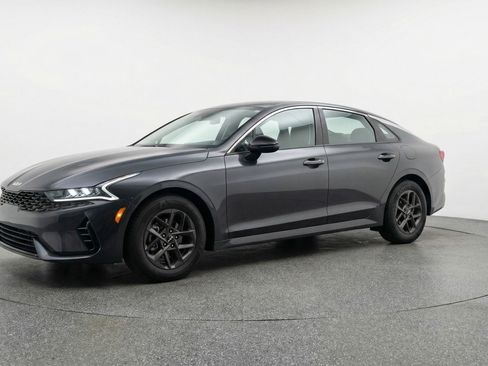 Used 2025 Kia K5 LXS image 3