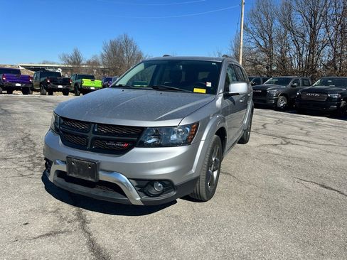 Used 2015 Dodge Journey Crossroad w/ Flexible Seating Group image 3